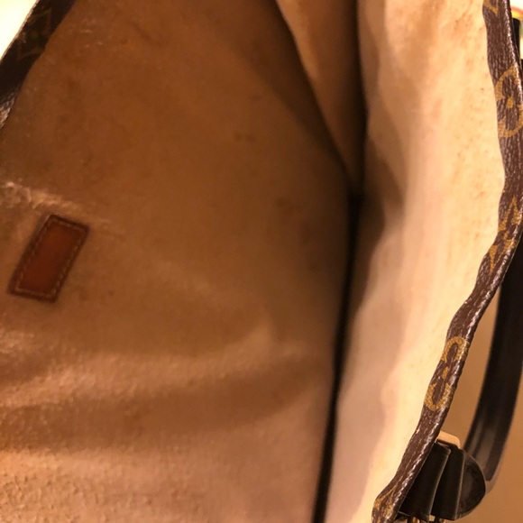 Auth Sac Plat SOLD - Picture 8 of 8